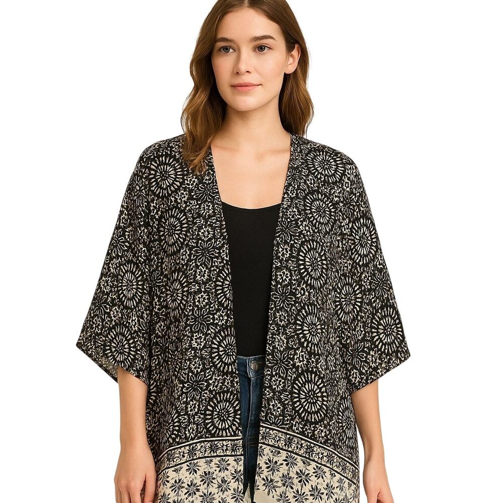 Speed Limit Lightweight Flowy Kimono O/S